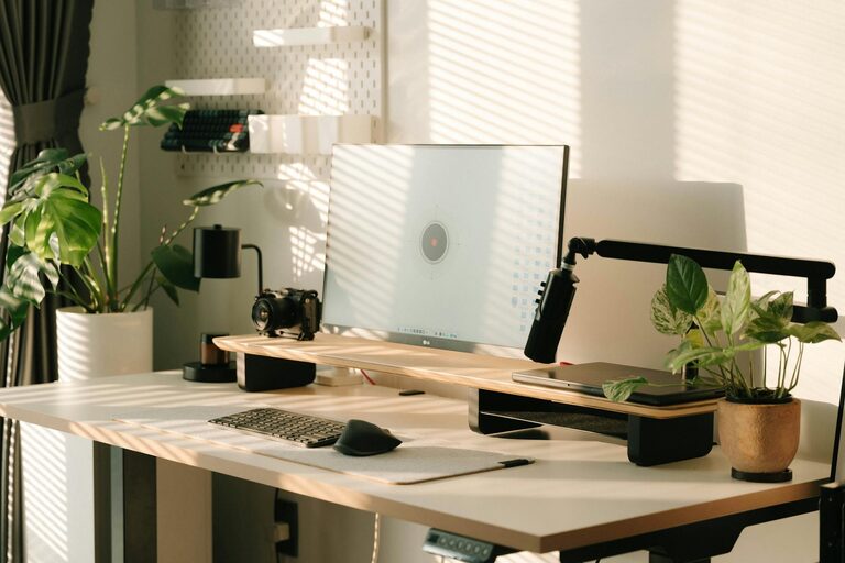 Consejos prácticos para crear un espacio de trabajo en casa eficiente y cómodo